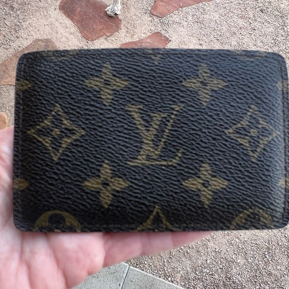 Louis Vuitton Vintage Monogram Card Holder - Picture 13 of 13
